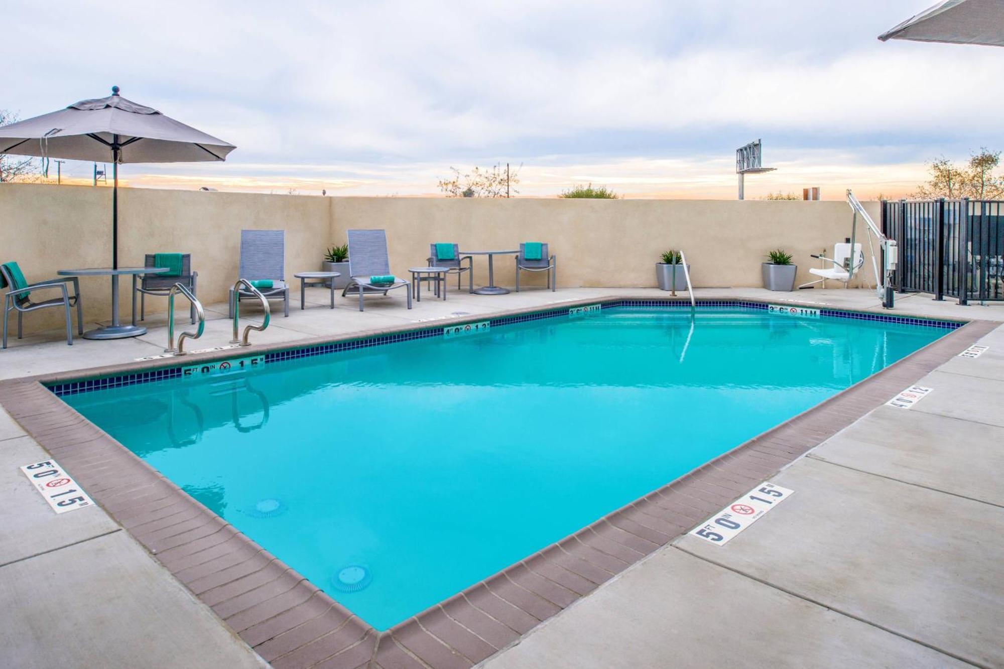 Towneplace Suites By Marriott Merced Kültér fotó