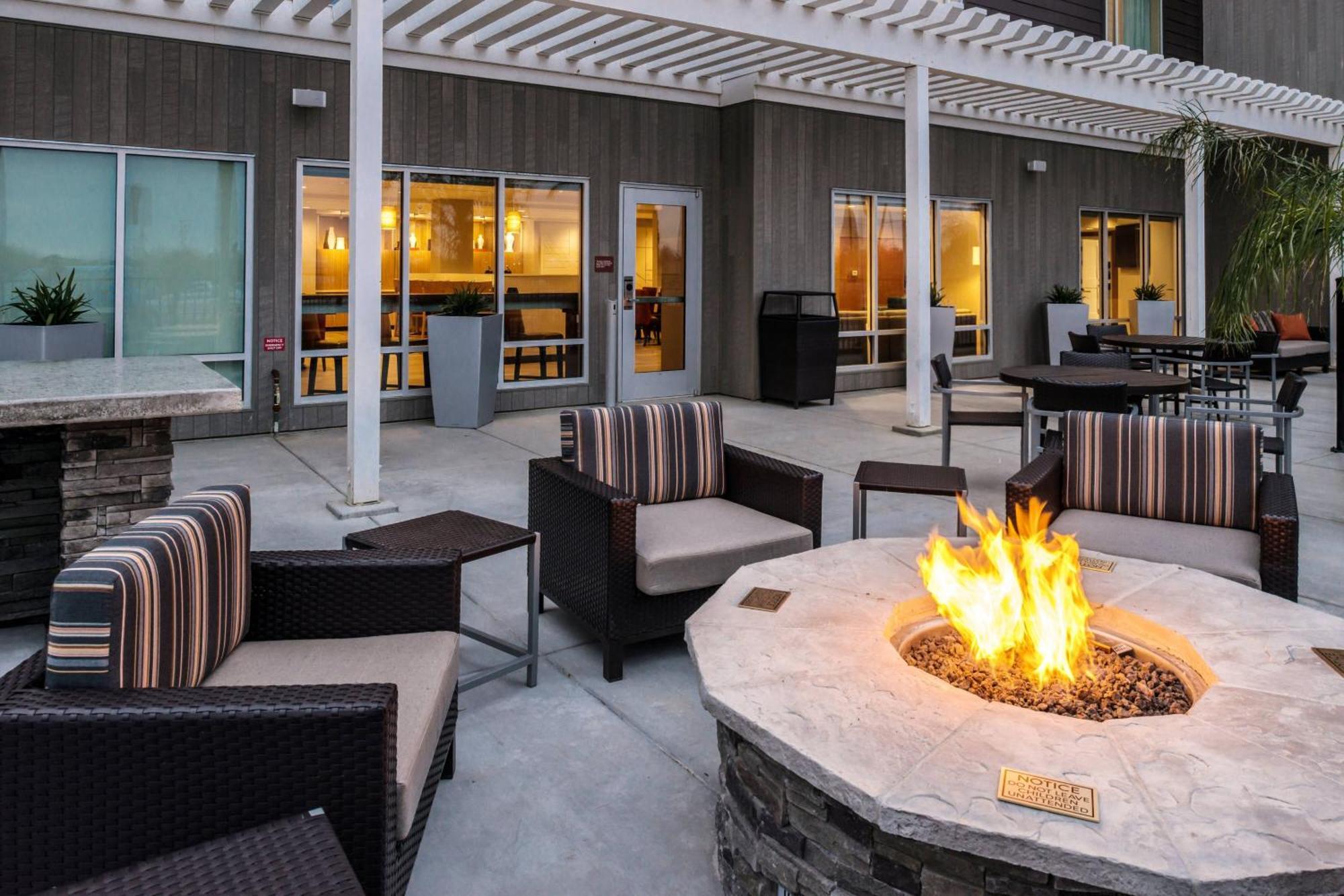 Towneplace Suites By Marriott Merced Kültér fotó